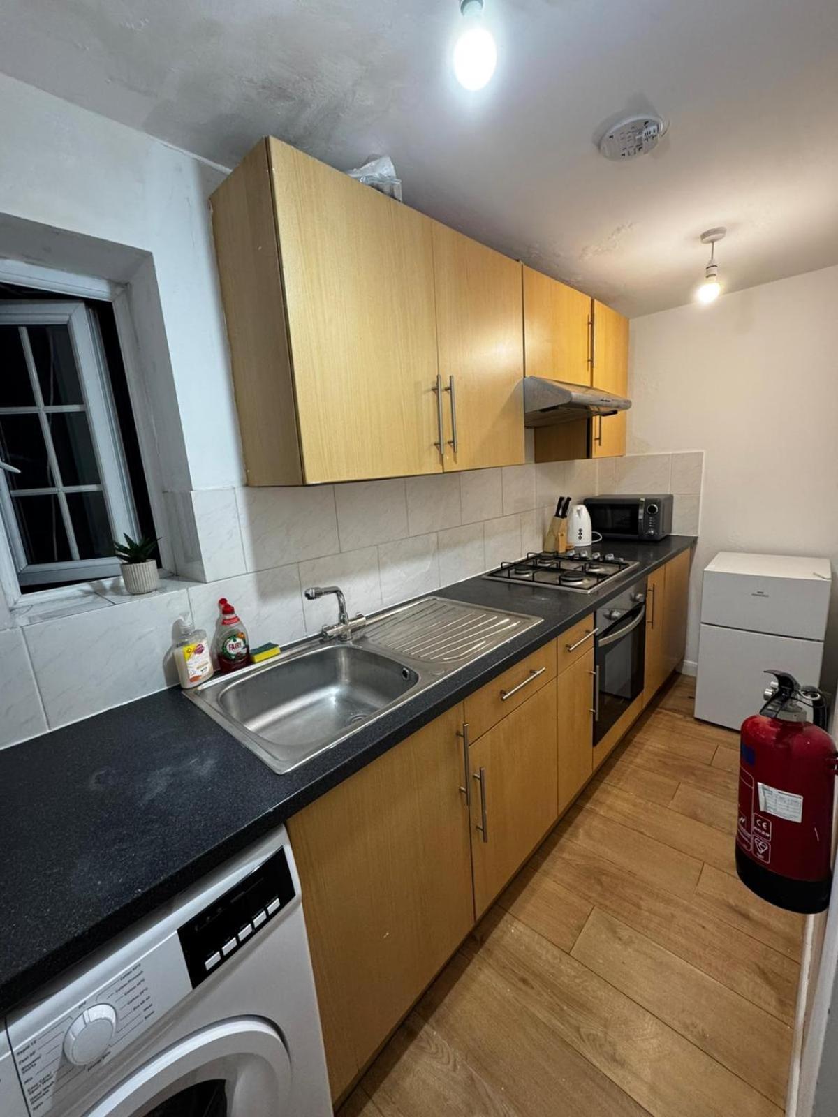 Apartment Spacious Is Sb5 *